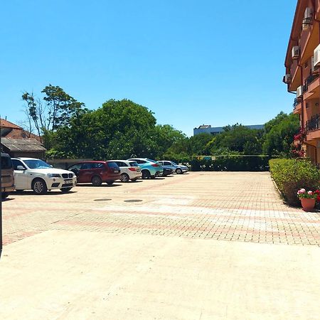 南埃福列 Casa Simona酒店 外观 照片